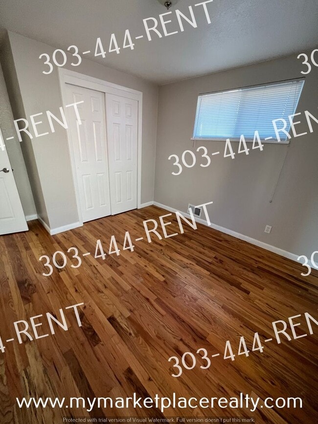 Building Photo - 5 Bedrooms & 2 Bathrooms walking distance to the Sheridan Light Rail Station!