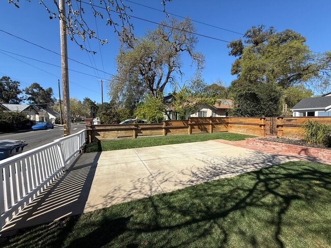 Building Photo - 3987 8th Ave