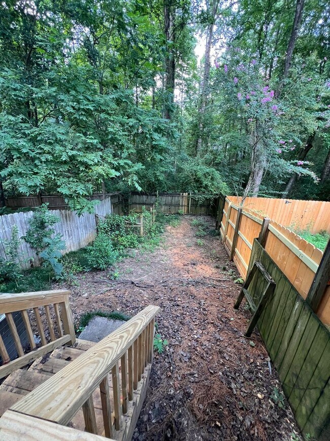 Building Photo - Rustic 2 Bedroom Condo in Convenient Location