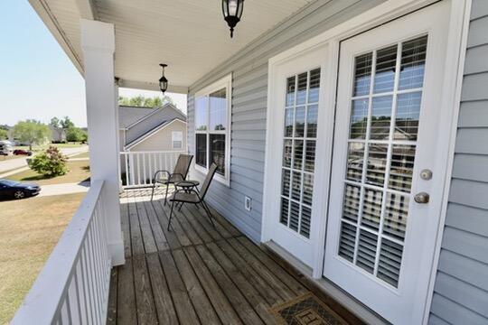 Building Photo - 3260 Matthews Dr