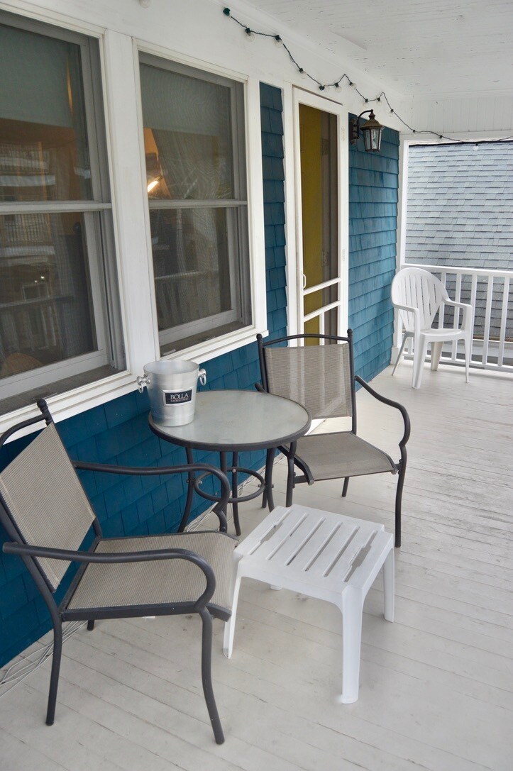 Building Photo - 56 Ash St