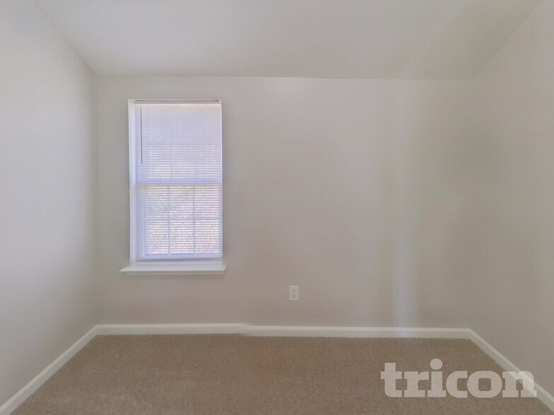 Building Photo - 1482 Kindred Cir NW