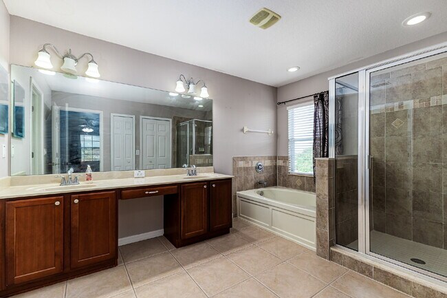 Building Photo - Beautiful 5 Bedroom Two-Story Home for Rent
