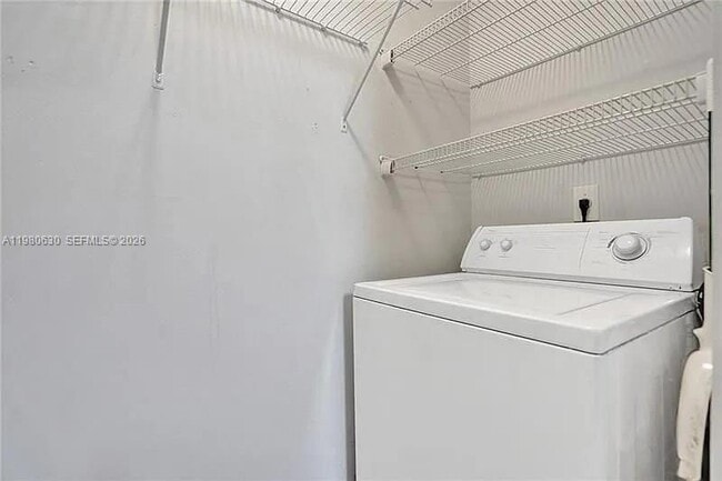 Building Photo - 2325 Mariner Ct