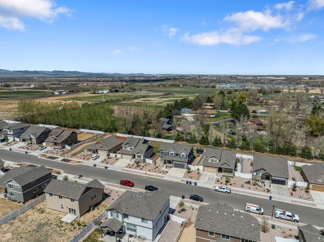 Building Photo - Spacious 4-Bedroom Home with Private Backy...