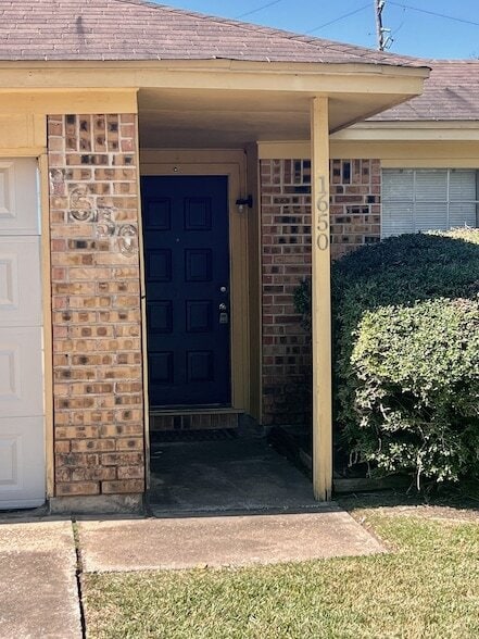 Building Photo - 1650 Shirley Cir