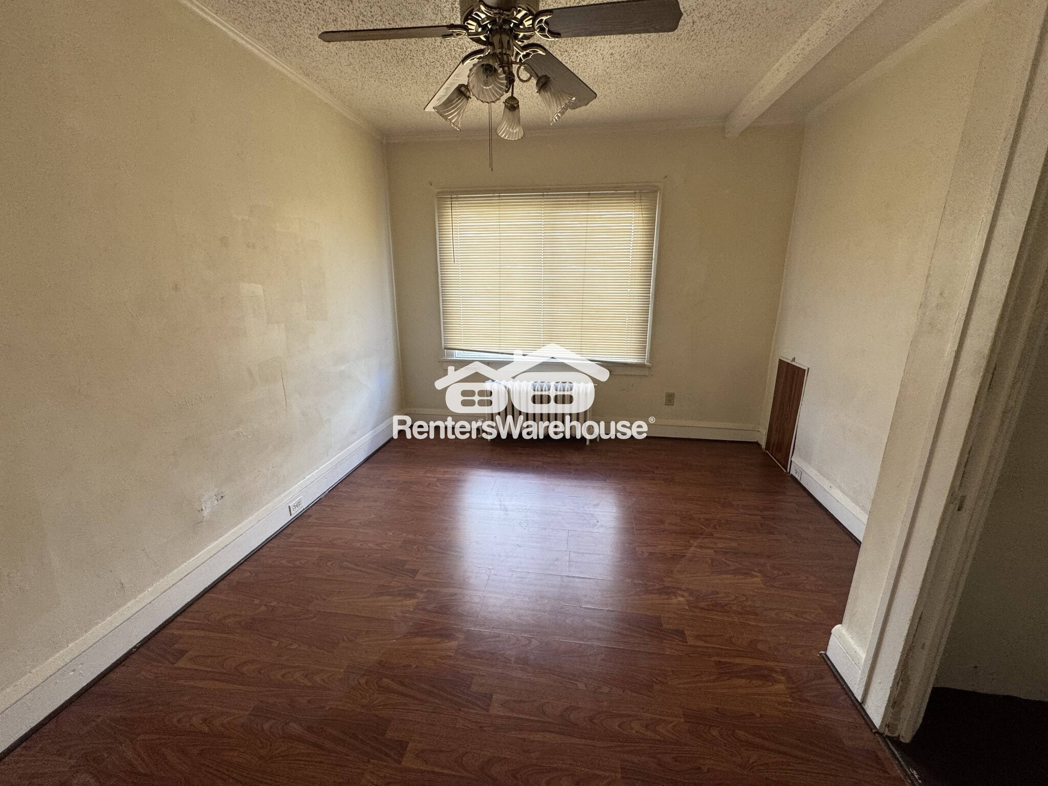 Building Photo - 3925 Chicago Ave