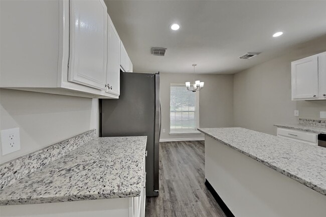 Building Photo - 10107 Sands Trail Ct