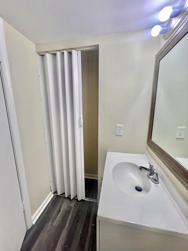 Building Photo - 1500 N Congress Ave