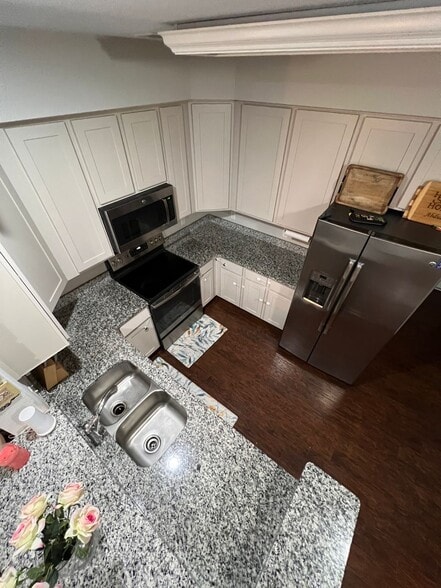 Kitchen - 601 Freeman Dr