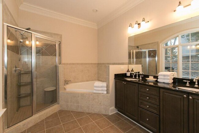 Building Photo - 8819 Provence Village Ln