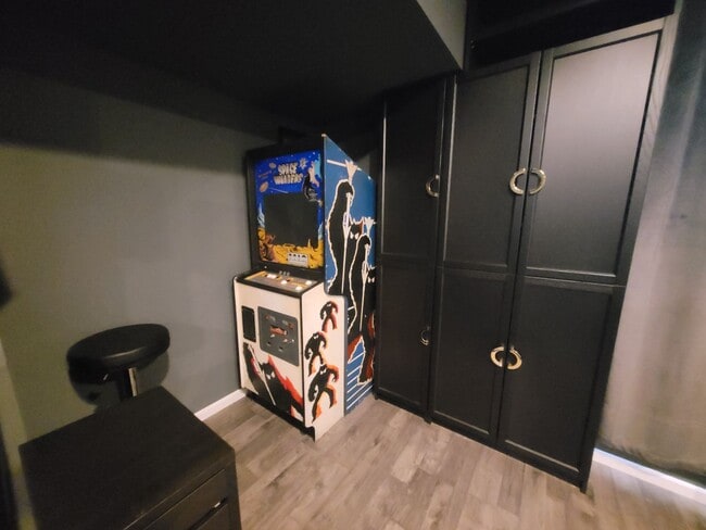 Building Photo - 2255 Vesterheim St