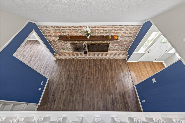 Building Photo - 105 Glenmora Ct