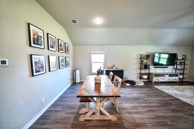 Building Photo - Stunning Home with 3-Car Garage in New Bra...