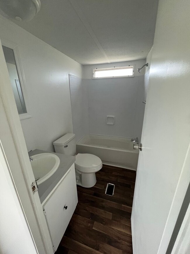 Building Photo - 2 BR, 2 BA single-wide in Pikeville *LAWN CARE INCLUDED*