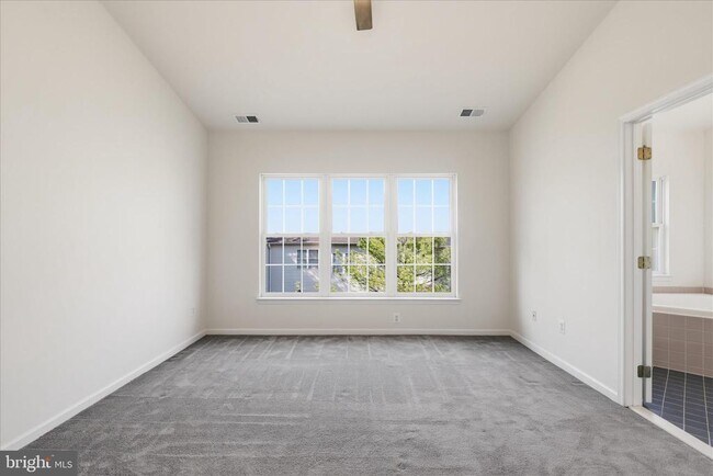 Building Photo - 25828 Kirkwood Square