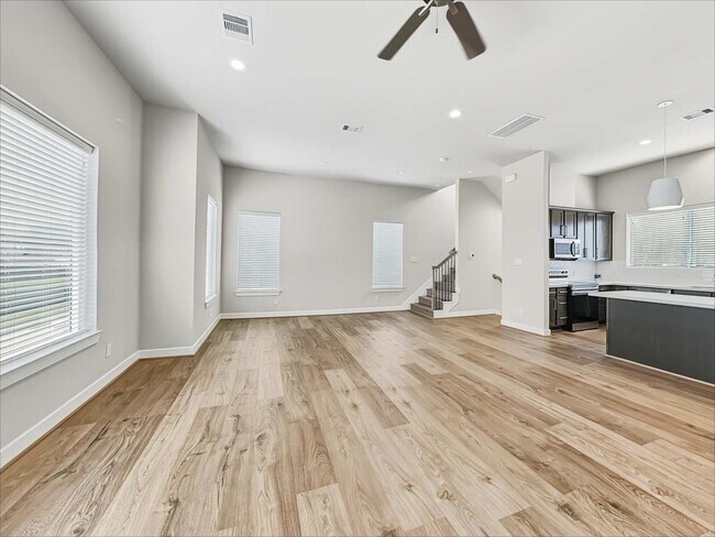 Building Photo - 10534 Executive Lake Dr