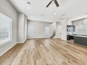 Building Photo - 10534 Executive Lake Dr