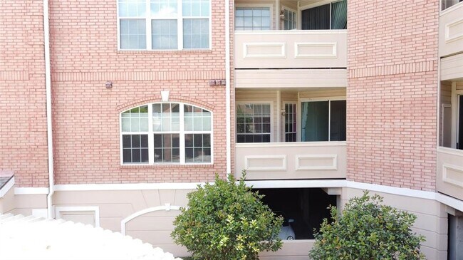 Building Photo - 2111 Welch St