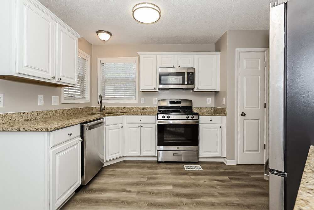 Building Photo - 1374 Buckingham Dr