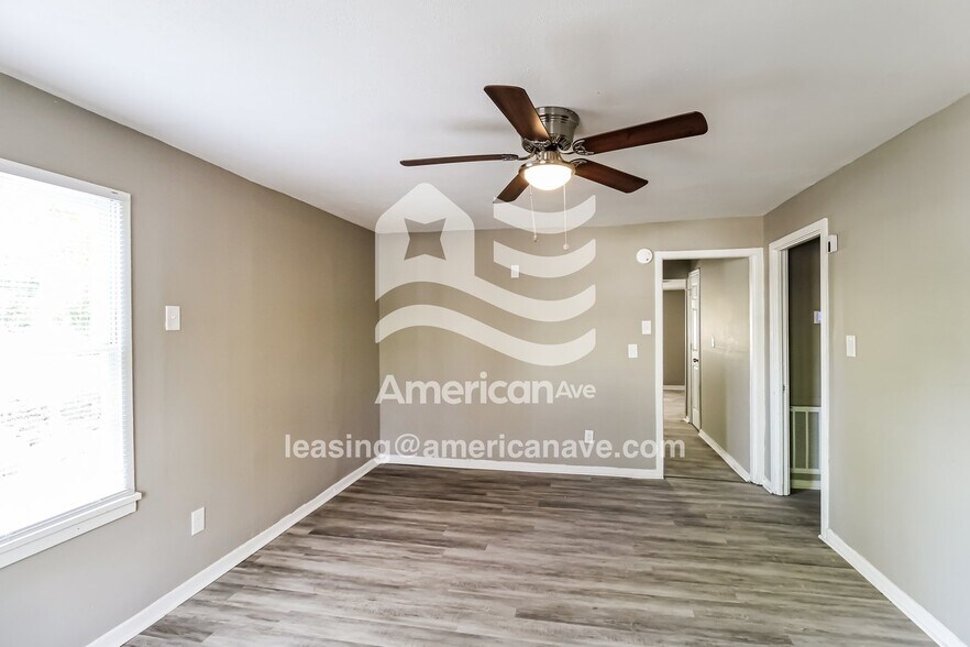 Building Photo - 1211 Laura Ave