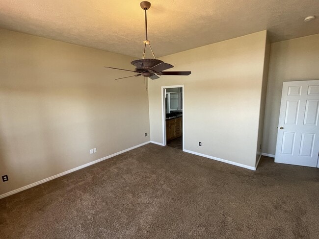 Building Photo - 561 Rocky Knoll Ln