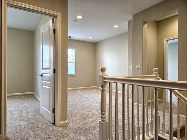 Building Photo - 143 W Saltillo Ln