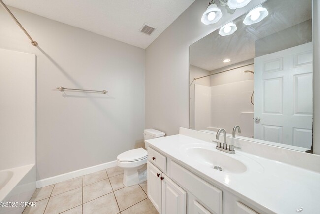 Building Photo - 415 Hidden Island Dr