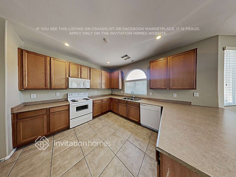 Building Photo - 9042 W Toronto Way