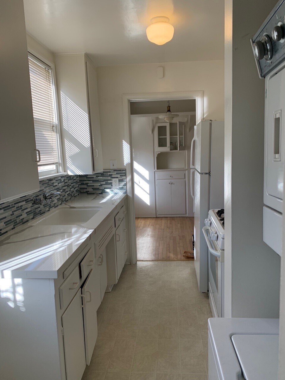 Kitchen - 4017 Lyceum Ave