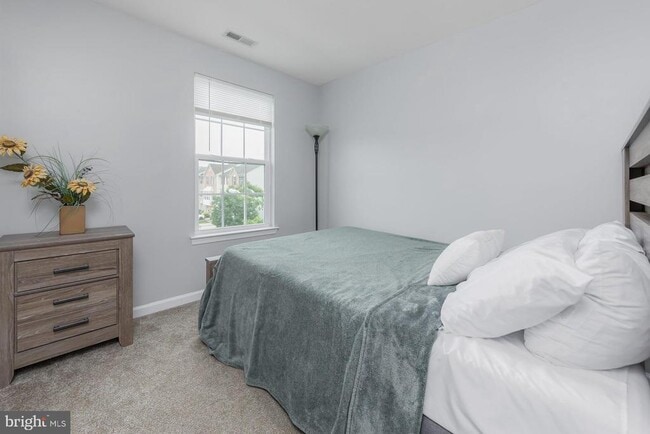 Building Photo - 372 Concetta Dr