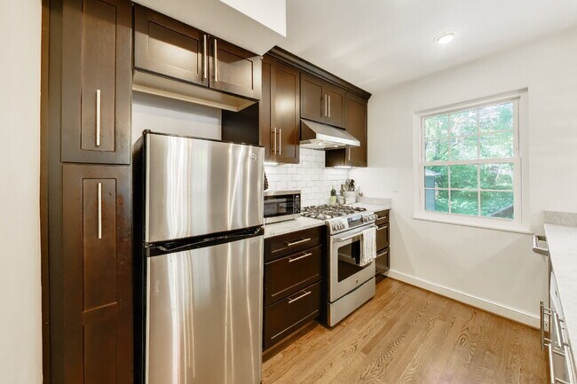 Building Photo - Classic Brick Colonial in the Heart of Berkshire