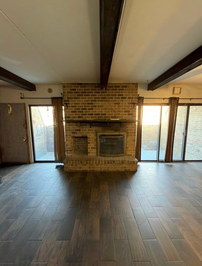 Building Photo - 203 Kenneth Cir