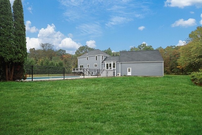 Building Photo - 94 Hudson Rd