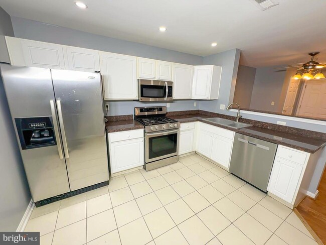 Building Photo - 1632 Briarview Ct