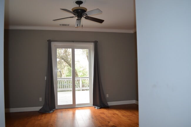 Building Photo - 2111 Deer Valley Rd