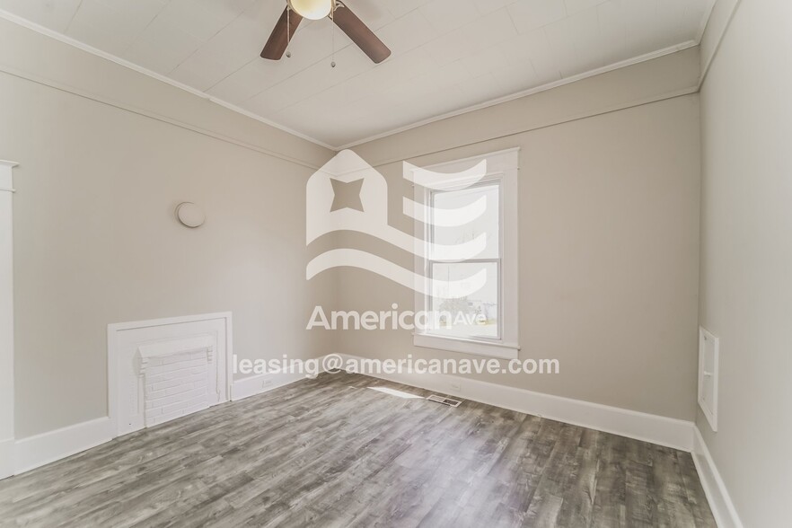 Building Photo - 130 2nd Ave