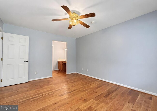 Building Photo - 8433 Sailboat Ln