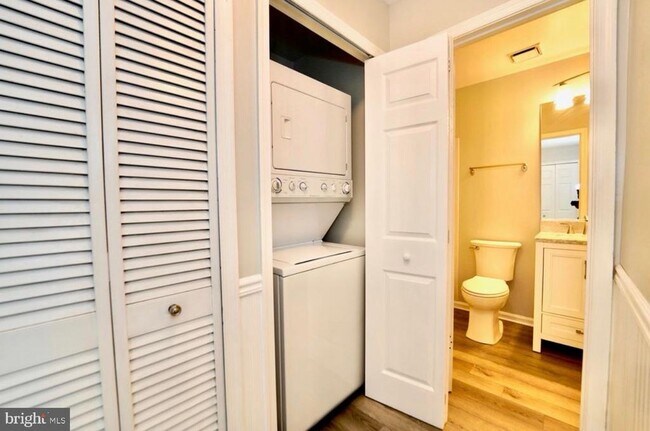 Building Photo - 5630 Ringwood Dr