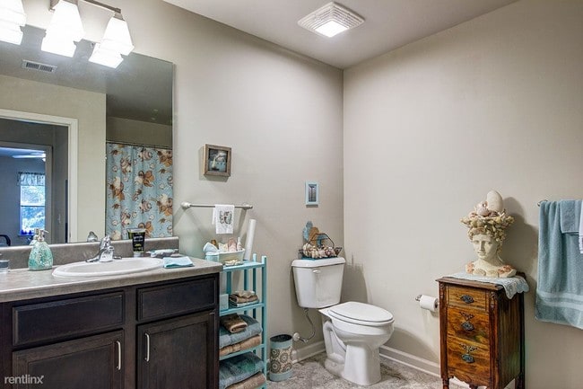 Building Photo - 2 br, 1 bath Apartment - Tooley Place