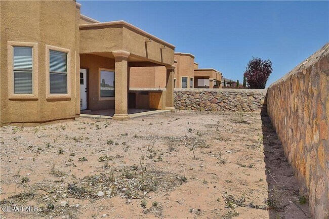 Building Photo - 14016 Rainbow Point Dr