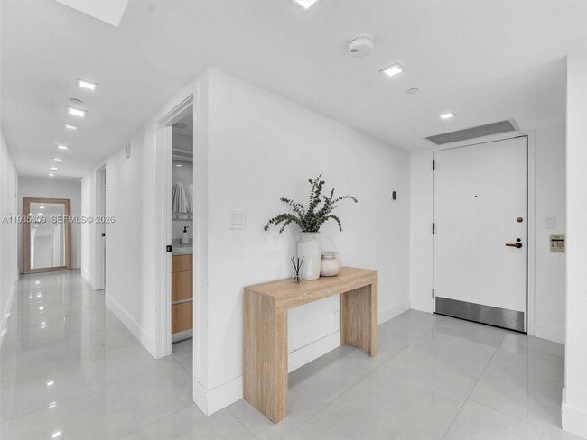 Building Photo - 19707 Turnberry Way