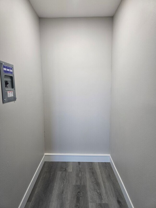 Building Photo - 44414 Andale Ave