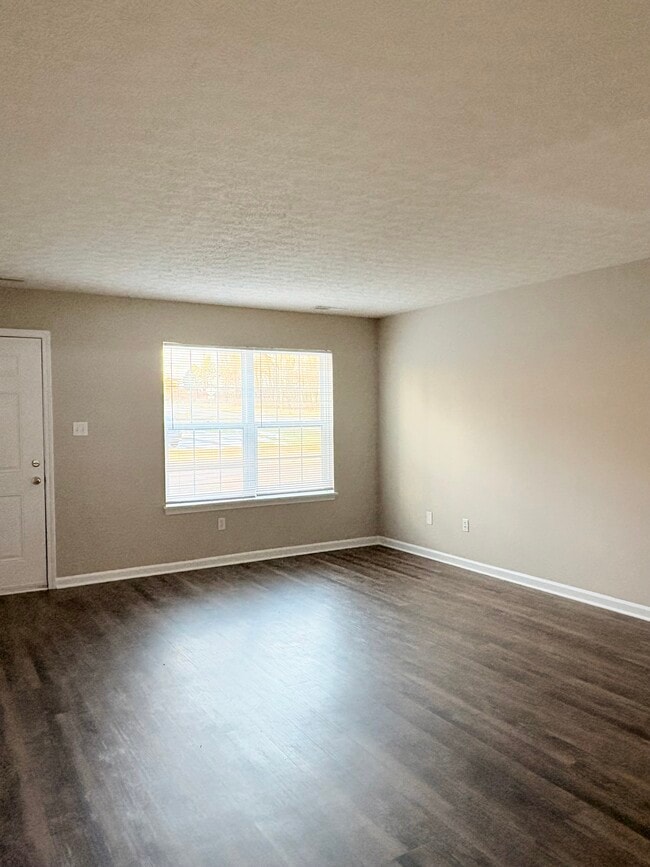 Building Photo - 1956 Sandra St