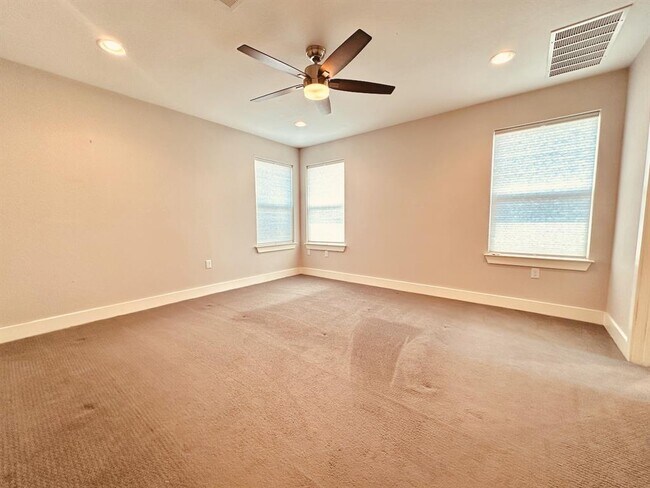 Building Photo - 2921 Stock Dr