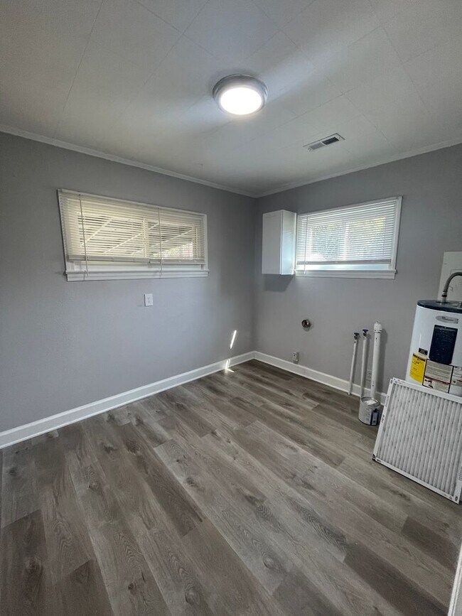 Building Photo - One Month Free!!