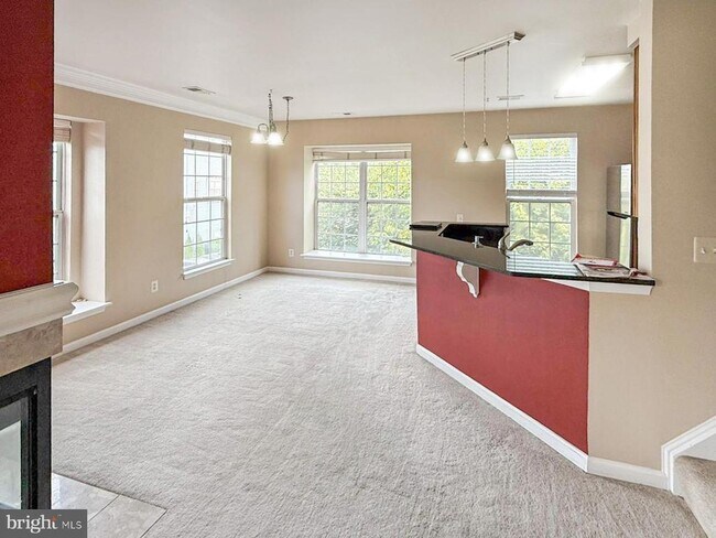 Building Photo - 2305 Village Crossing Rd