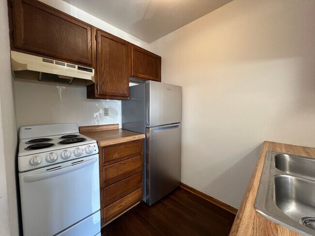 Building Photo - Cozy 1-Bed, 1-Bath Main Level Apartment Wa...
