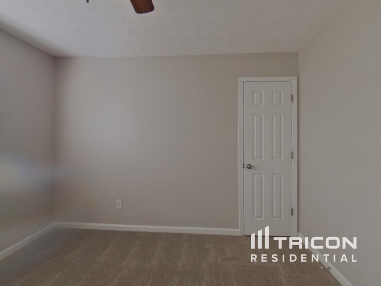 Building Photo - 157 Vinings Dr