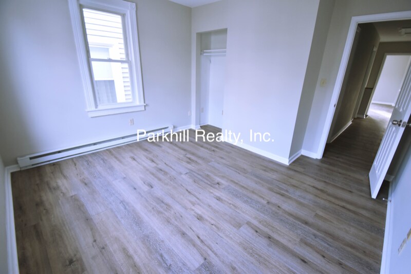 Building Photo - 426 S Main St